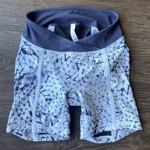 Lululemon Pedal Pace padded bike short size 6 - EUC